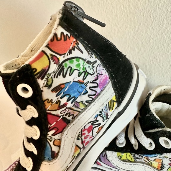 Vans Dallas Clayton Unicorn Sk8-Hi Zip Sneaker - Picture 9 of 16